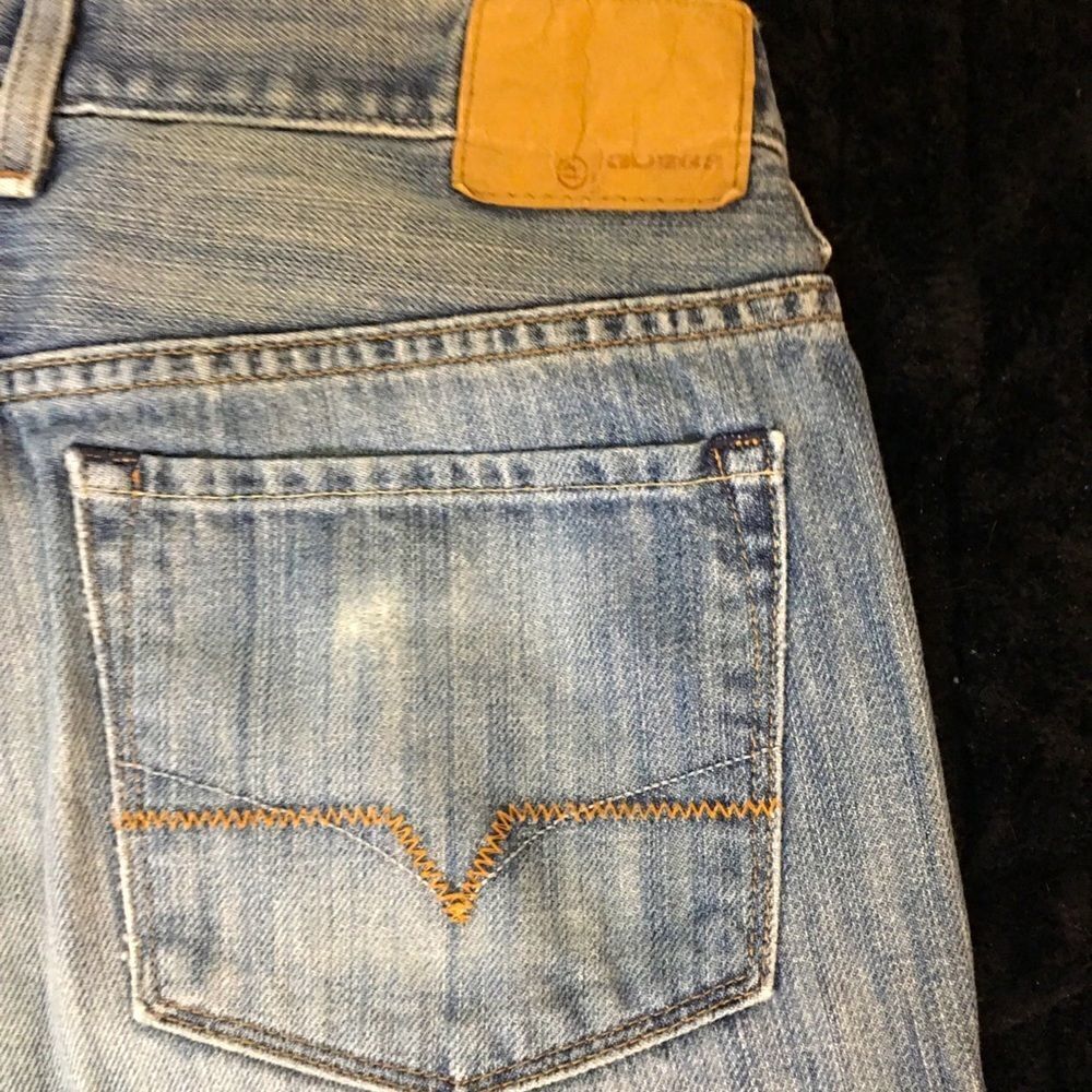 GUESS DISTRESSED DENIM  - Picture 4 of 7